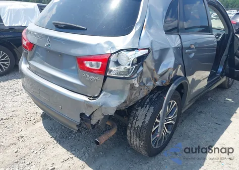 2016 Mitsubishi Outlander Sport 2.0 Es z USA, uszkodzony, nr VIN JA4AP3AU3GZ024599